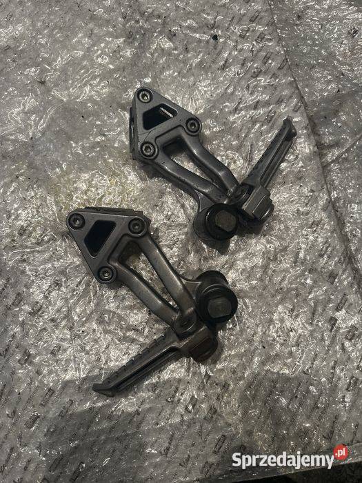 Kawasaki ZZR 1100 Set Prawy Lewy podnóżek Pozostałe Poznań