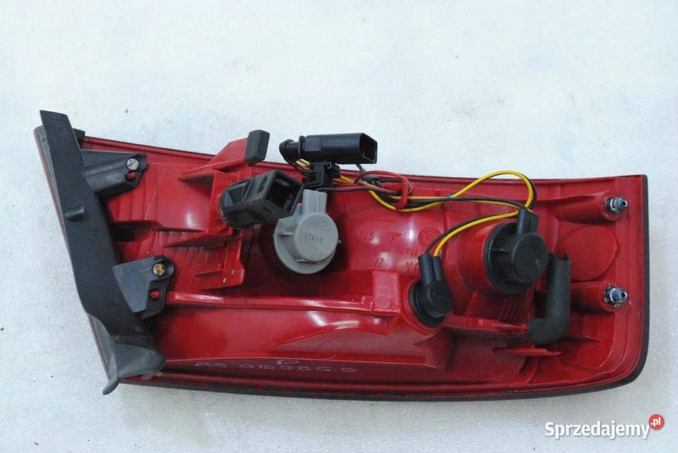 LAMPA PRAWY TYŁ AUDI A5 8T 30TDI COUPE osobowe