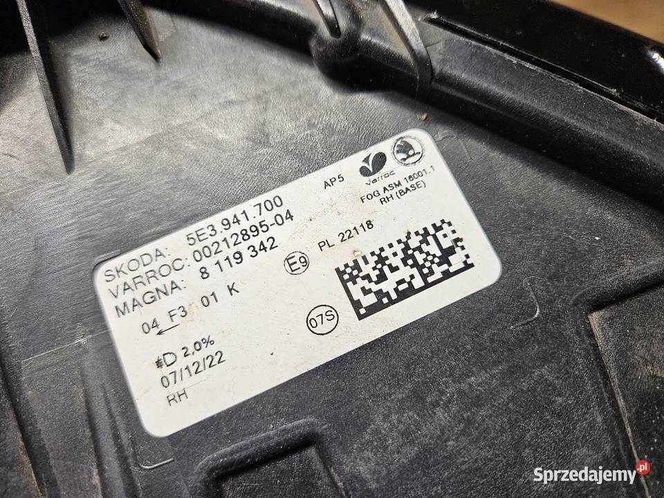 SKODA OCTAVIA IV 4 HALOGEN LED PRAWY PRZÓD wielkopolskie