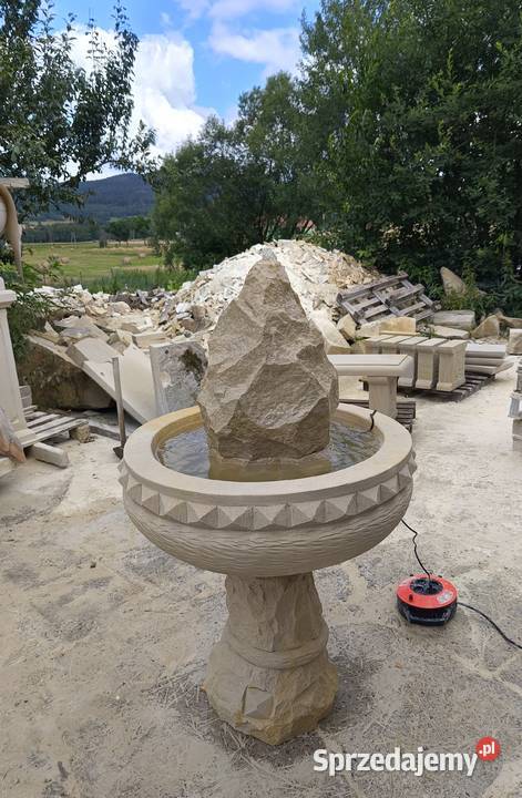 Fontanna z piaskowca kamień naturalny Kamienna Góra