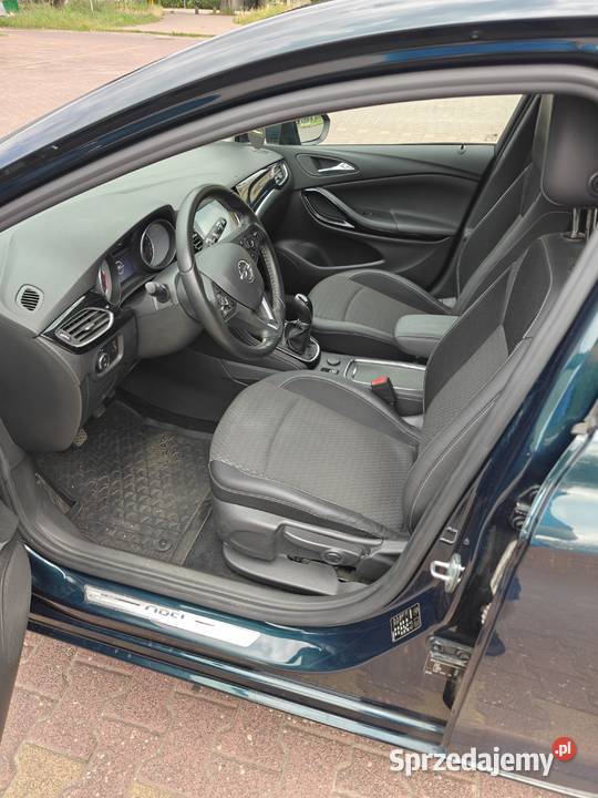 Opel Astra 14 T Elite SS niski przebieg manualna Wrocław sprzedam
