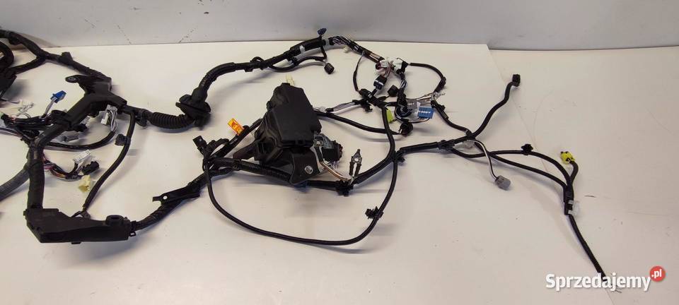 MAZDA 2 TOYOTA YARIS IV WIĄZKA KOMORY SILNIKA 15