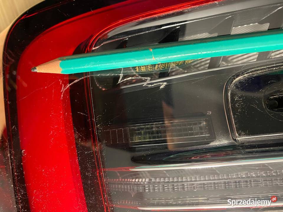 PRAWA LAMPA REFLEKTOR TYŁ LED VOLVO C40 32365667 Lampy przednie