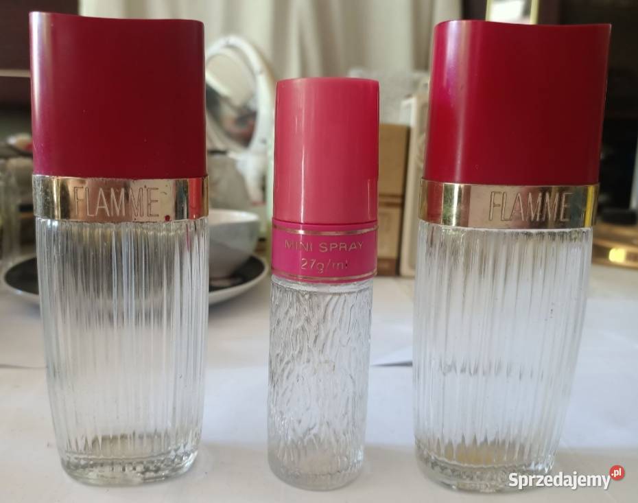 Stare opakowania perfumach trzy sztuki lata 70