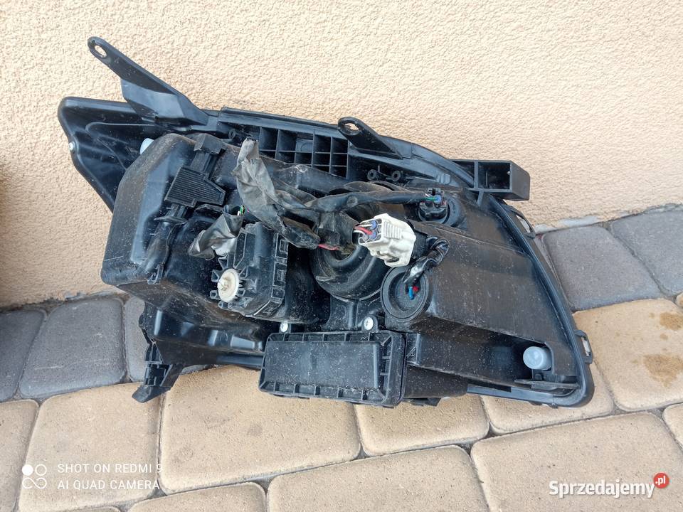 Lampy przednie kpl Toyota Avensis t25 2005 Oleszyce