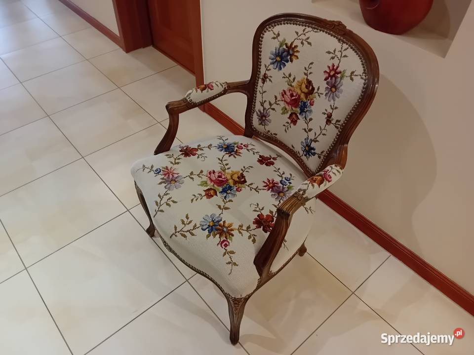 Fotel barokowy styl ludwikowski z haftowanym