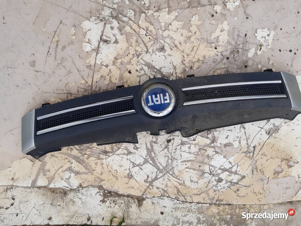 Fiat Panda II atrapa przednia gril kolor 647 Ksawerów