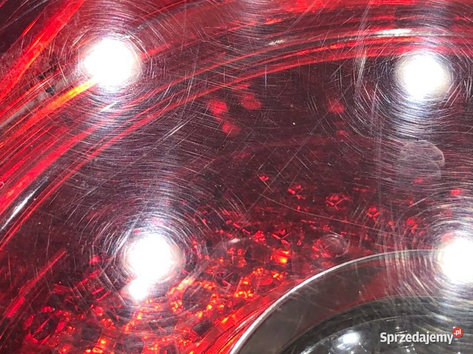 LAMPA TYŁ PRAWA WEWNĘTRZNA VW GOLF V Hatchback