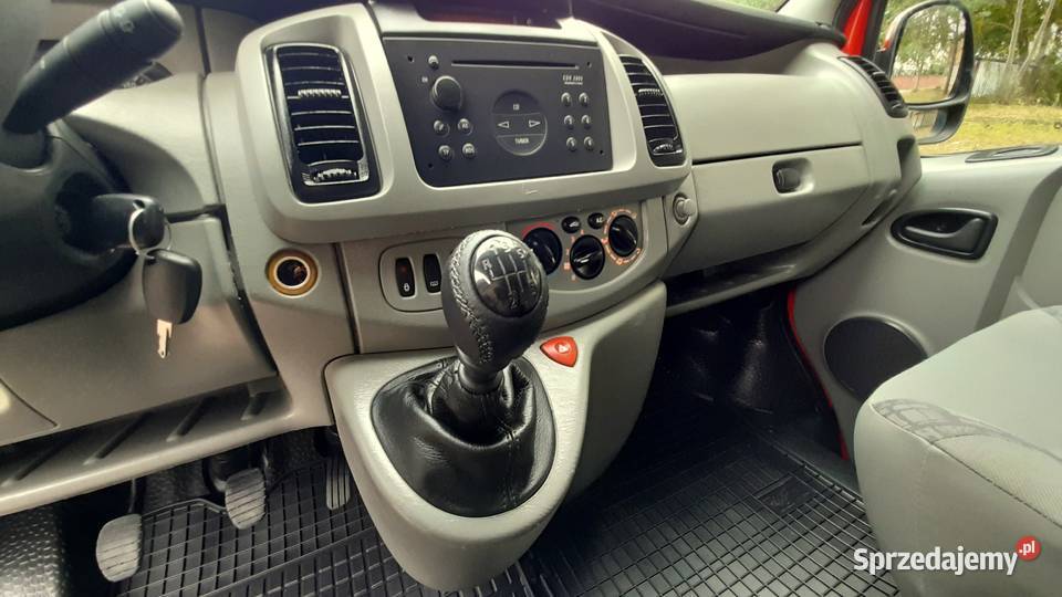 Opel Vivaro 19DCi Passenger Klima Alu Hak 8 osób Vivaro Nowa Wieś Rzeczna sprzedam