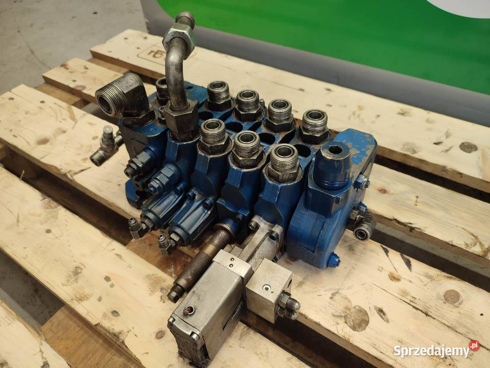Rozdzielacz hydrauliczny Holland LM 5090 ASX01 wielkopolskie Wilkowo