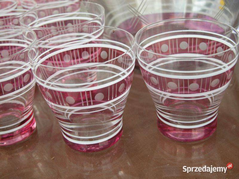 szklana waza do ponczu i szklaneczki