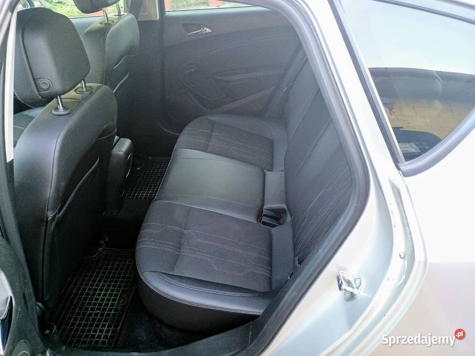 Opel Astra J 2013r 14T 140 BENZYNA wielofunkcyjna kierownica Łuków sprzedam