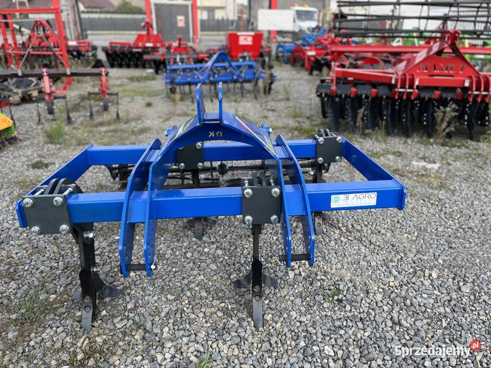 Bezorkowy agregat uprawowy pług dłutowy MPIRAT Drobin