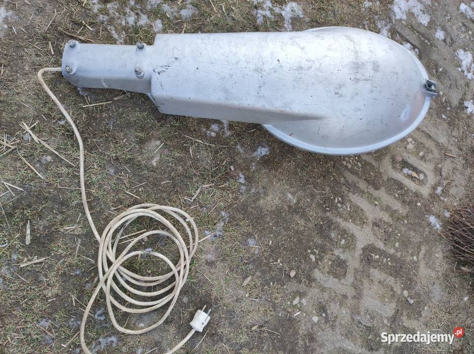 Lampa oświetleniowa zewnętrzna 400 sprawna Radomsko