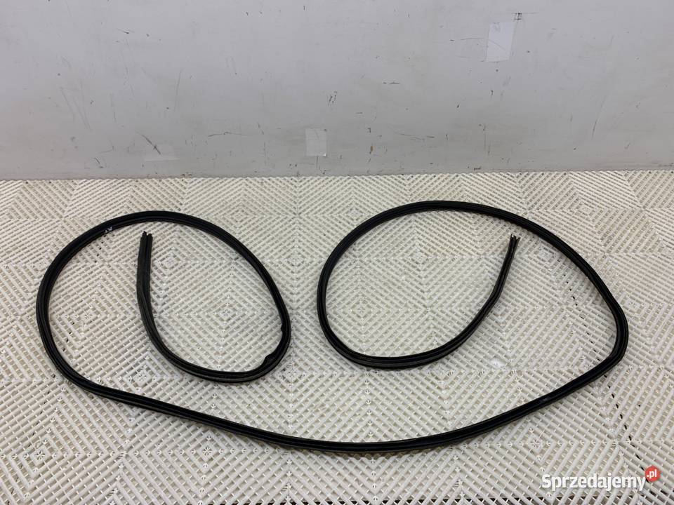 USZCZELKA KLAPY BAGAŻNIKA RENAULT TRAFIC III Bus