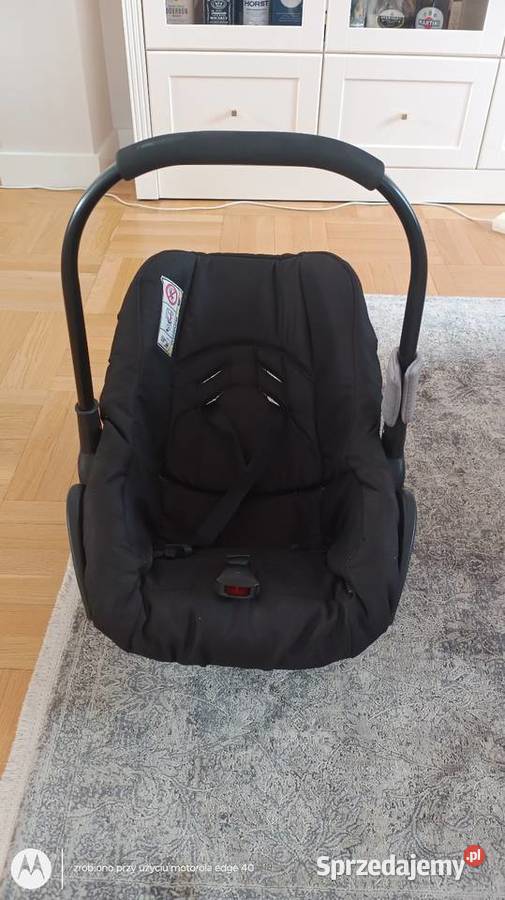 Fotelik samochodowy nosidełko firmy Adbor Ciechanów