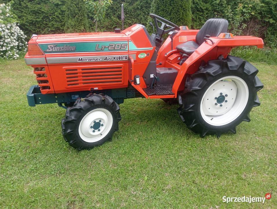 Ciągnik 4x4 Kubota 21 wspomaganie kierownicy Napęd 4x4 Jasienica Rosielna