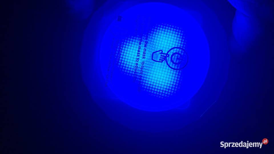 Kolorowa lampka mocowana na magnes