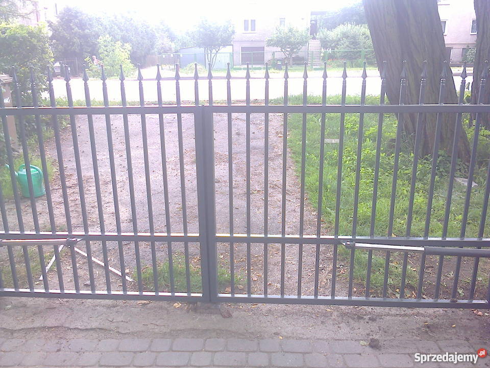 brama skrzydłowa Warszawa