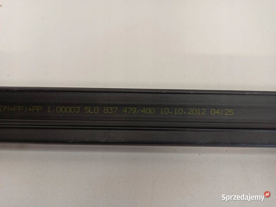 SKODA YETI USZCZELKA ZGARNIAJĄCA PRAWY PRZÓD