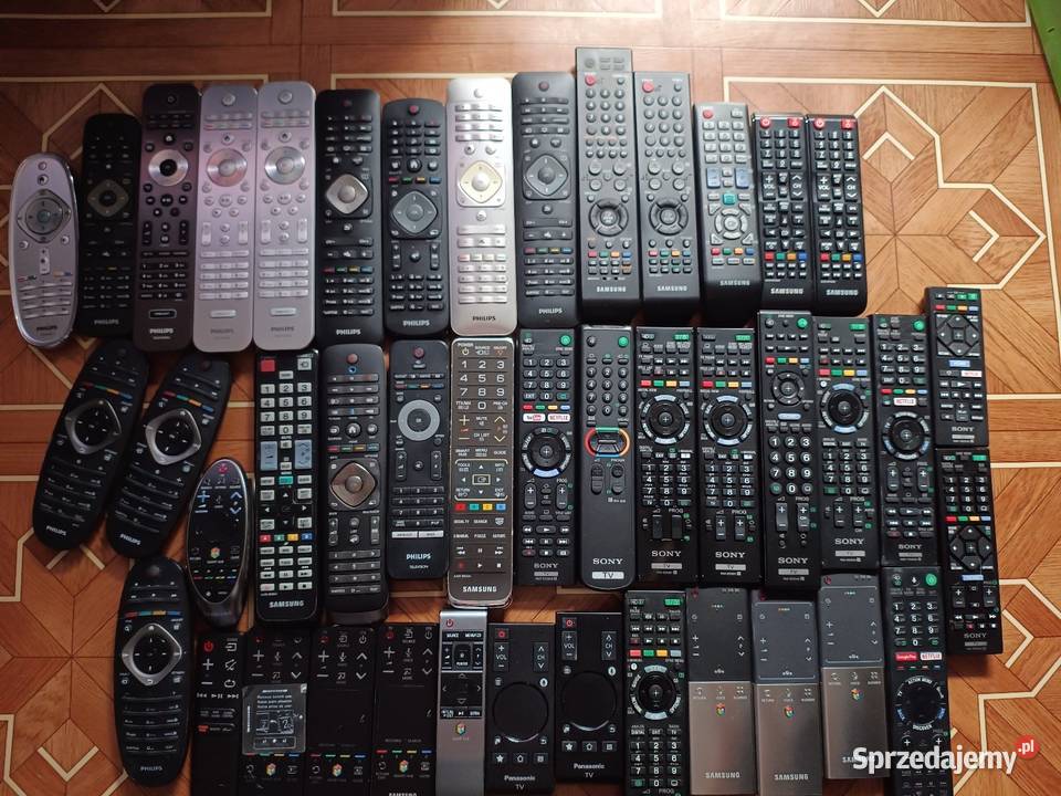 Piloty do TV różne sprzedam