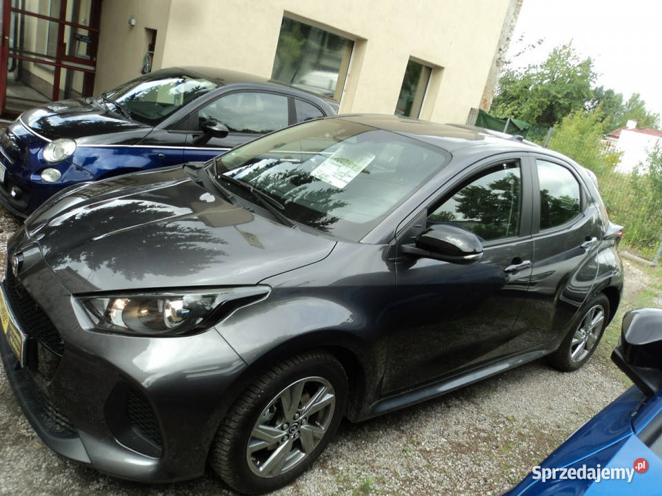 Mazda 2 Hybrid sprzedam ładną nową MAZDE 2 Z wielofunkcyjna kierownica Mazda Lublin