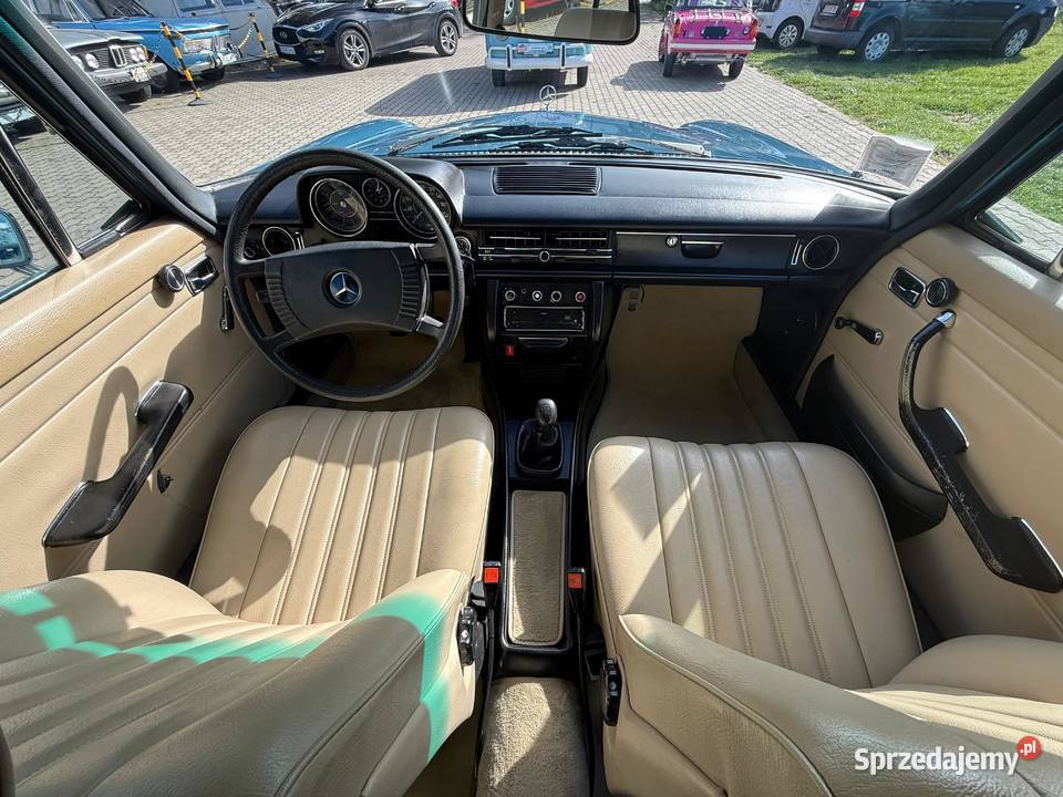 MercedesBenz W115 200 Benzyna 1970 klasyka w garażowany Zgierz