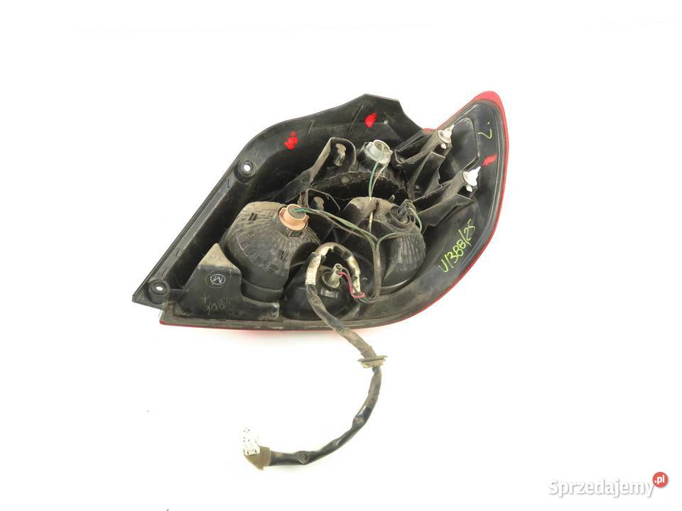 LAMPA LEWA TYLNA MITSUBISHI OUTLANDER I