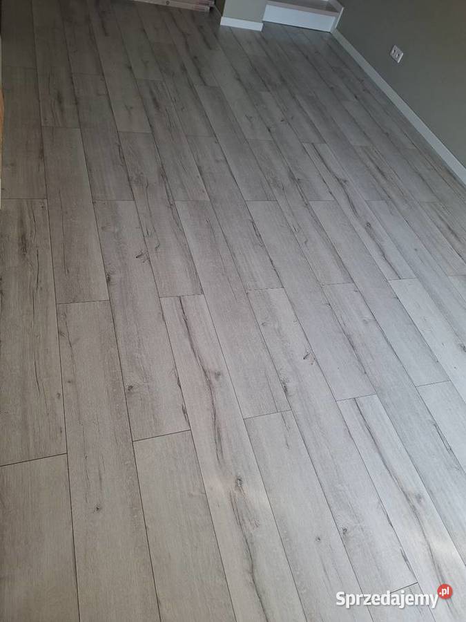 Panele 17m2 oddam Nowa Wola
