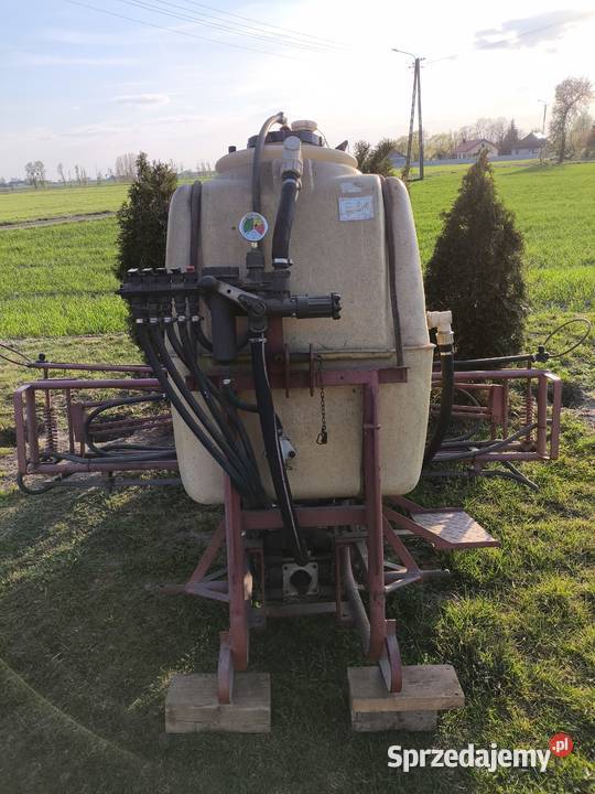 Sprzedam opryskiwacz zawieszany 400 L Słupca sprzedam