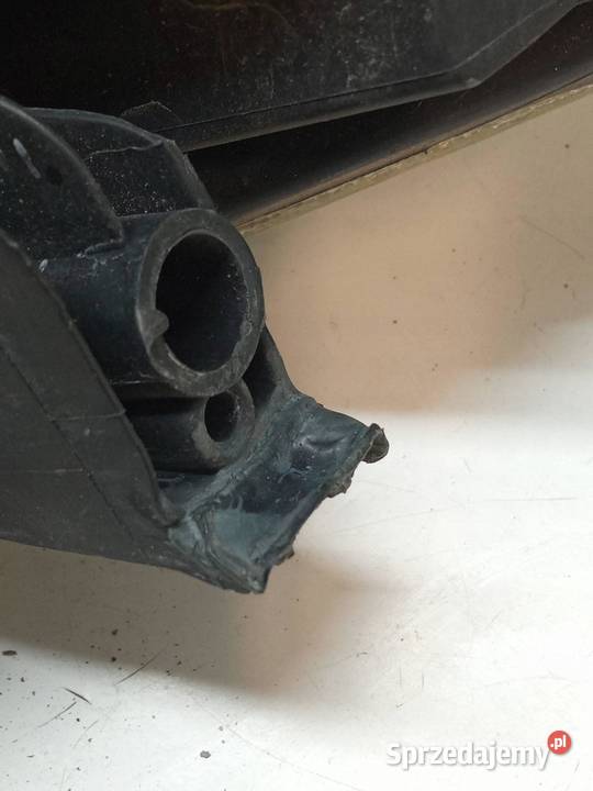 LAMPA PRZÓD LEWA EU SOCZEWKA 8117002460 Toyota osobowe Lampy przednie