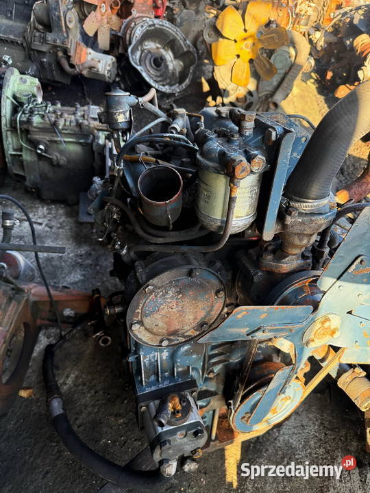 silnik 3cyl CASE Fiat IHC diesel sprawny silnik Silnik i osprzęt Działoszyn