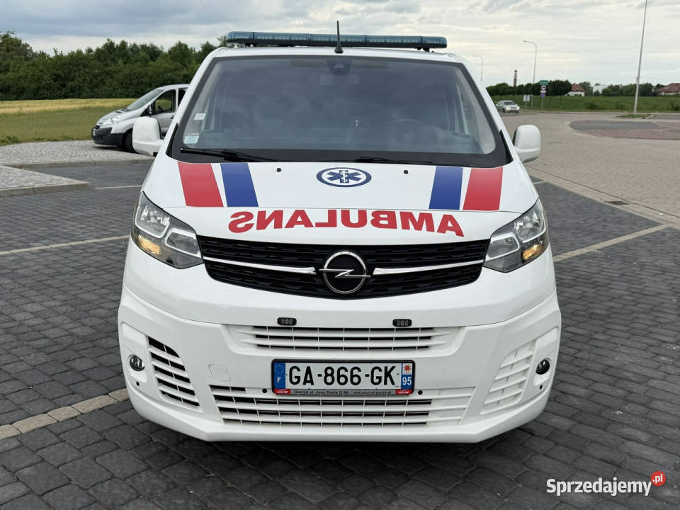 ambulansy Opel Vivaro Opel Vivaro oryginalny Specjalne Gostyń