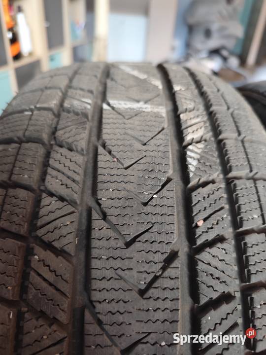 Opony zimowe 23540 R19 19cale Banino sprzedam