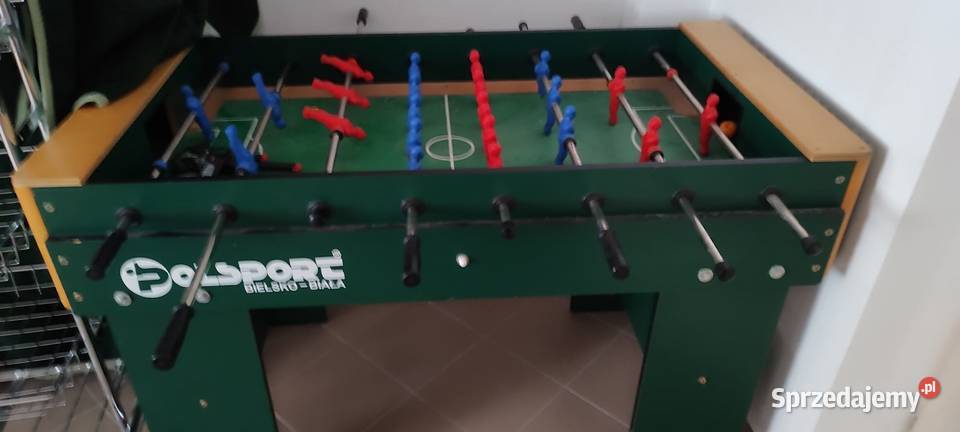 Duży drewniany stół do piłkarzyków