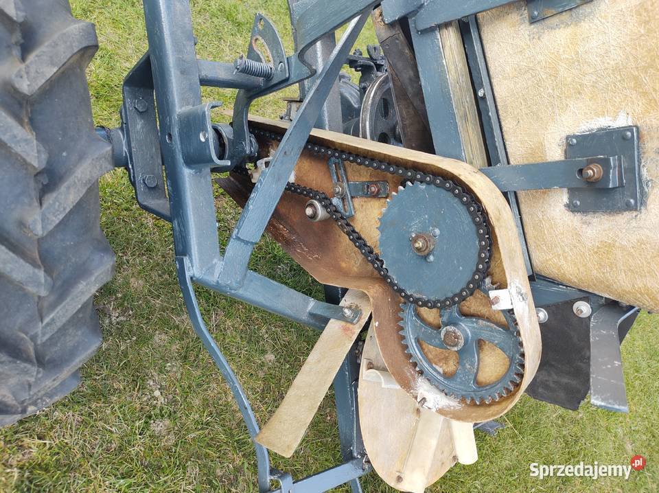 Rozsiewacz do nawozu KOS Siewniki i sadzarki Miedźno