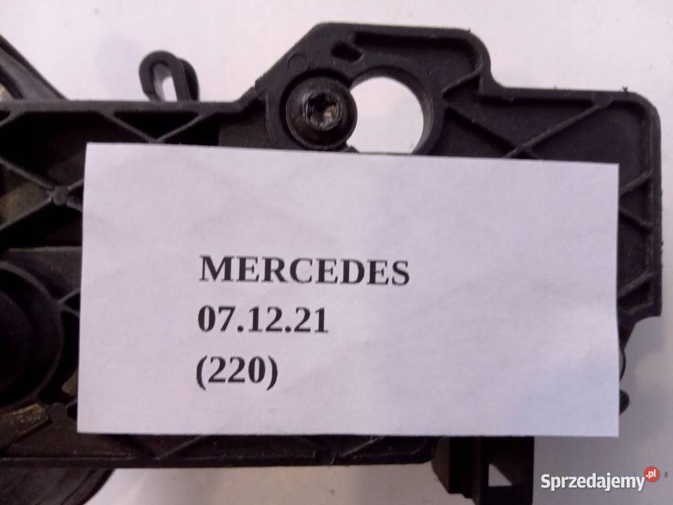 SIŁOWNIK KLAPKI WLEWU PALIWA MERCEDES CLS W219 Karoseria
