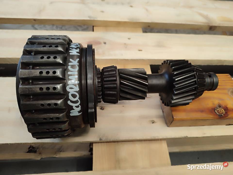 Wałek sprzęgłowy skrzyni McCormick MC 130 Wilkowo sprzedam