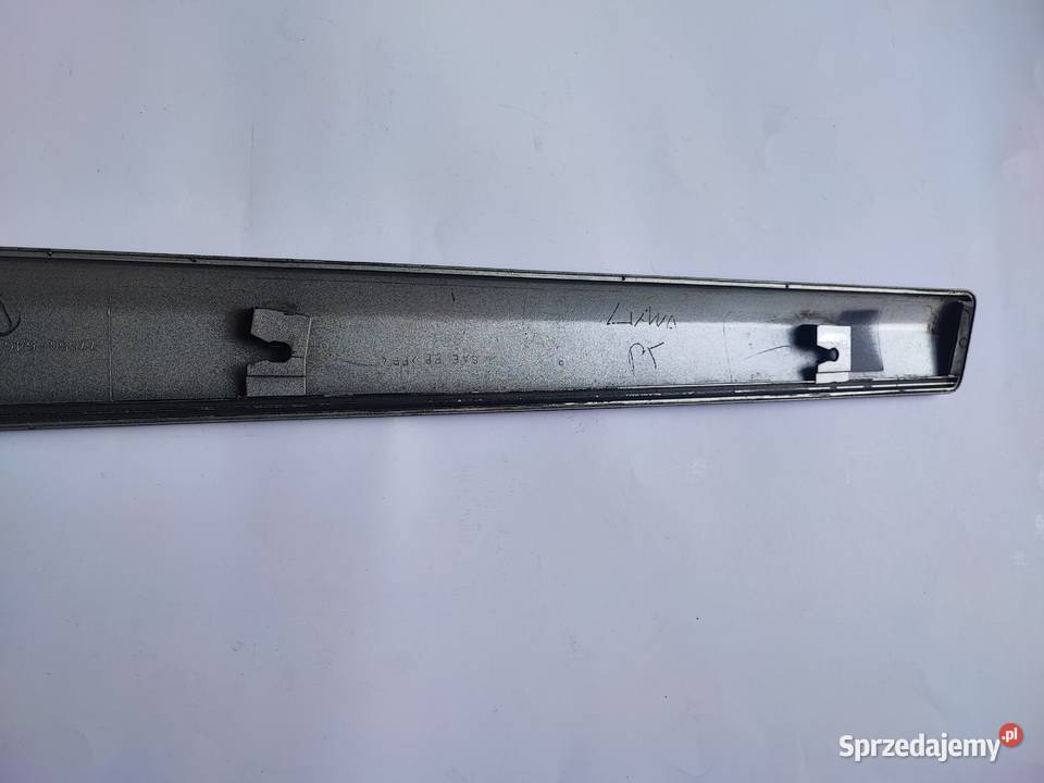 Listwa drzwi Suzuki Liana