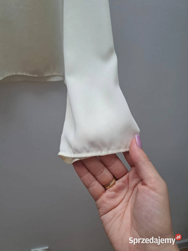 Elegancka bluzka Zara z koronką i falbanką Trąbki Wielkie