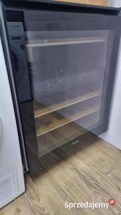 Chłodziarka do wina Winiarka MIELE KWT4154 UG1