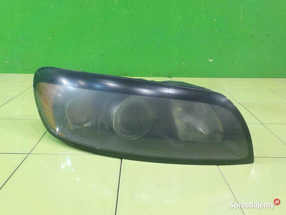 VOLVO C30 25T5 07r 3D lampa prawa przod 30657175 mazowieckie