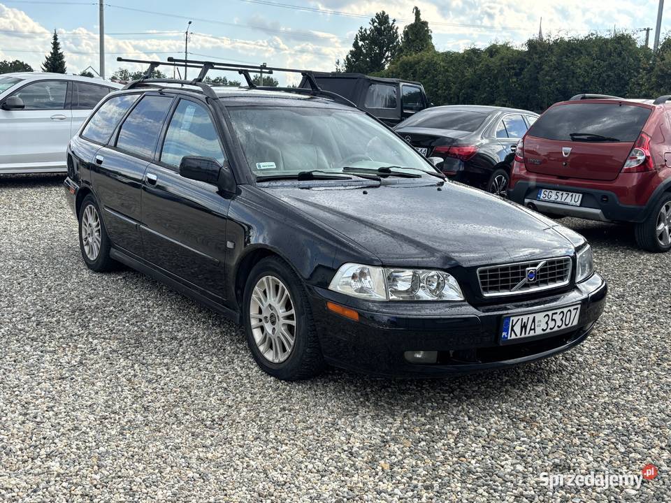 Volvo V40 z 2004r manualna Paniówki sprzedam