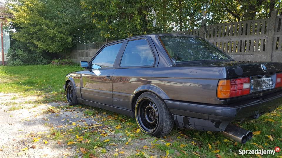 BMW e30 coupe Zarejestrowany w Polsce Łaszczówka