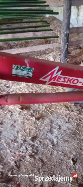 Zgrabiarka karuzelowa nieuszkodzony Zgrabiarki i przetrząsacze