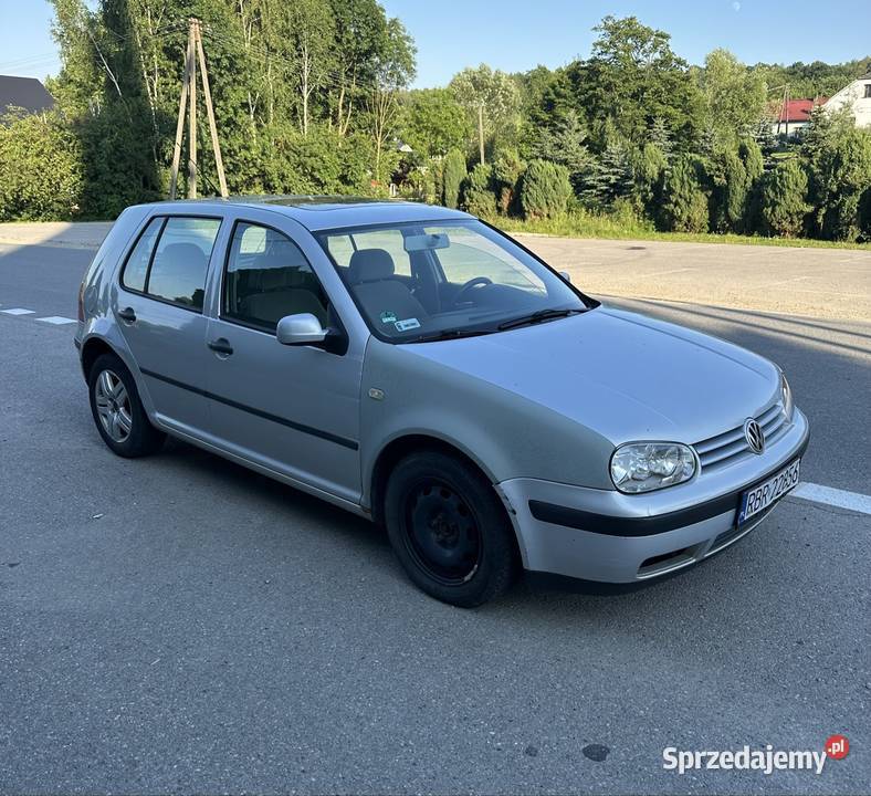 Volkswagen Golf 4 16 benzyna 1998r podkarpackie Pilzno