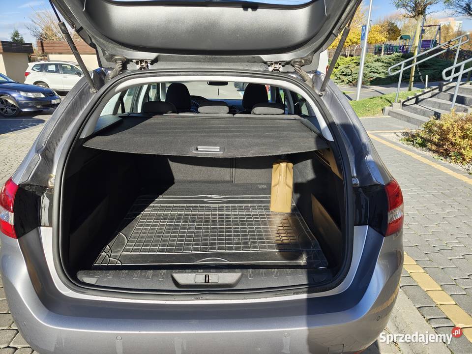 Peugeot 308 SW 12 PureTech dodatki Rok produkcji 2015 Motoryzacja Lublin