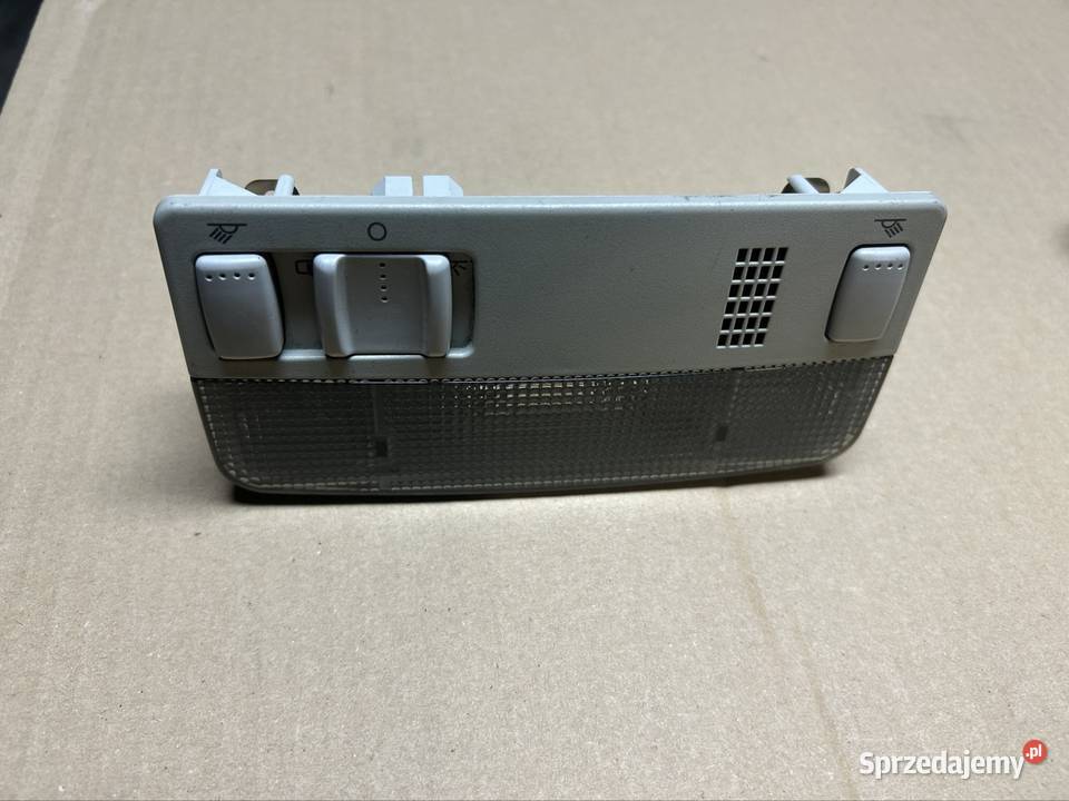 Lampka kabiny Passat B5FL 3b0947105c Grudziądz