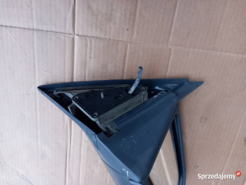 Opel Omega A Zaślepka lusterka prawa lusterko Bukownica