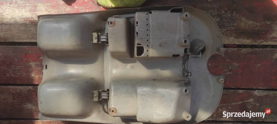 Piaggio Free 50 wypełnienie kolan plastik osłona Elementy nadwozia